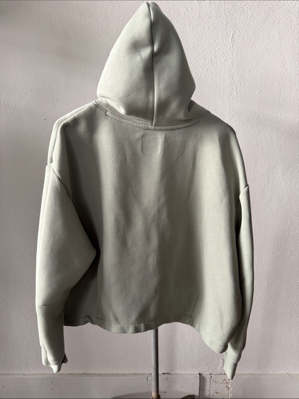 Nike Women's Sportswear Tech Fleece Cropped Hoodie Size Large - Picture 3 of 3